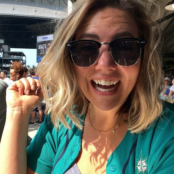 Meet your Posher💃🏼🍿❤️ - Picture 4 of 4